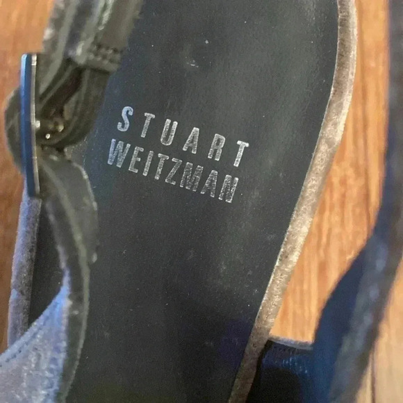 Stuart Weitzman gray velvet jeweled round toe heels size 8 - Picture 3 of 7